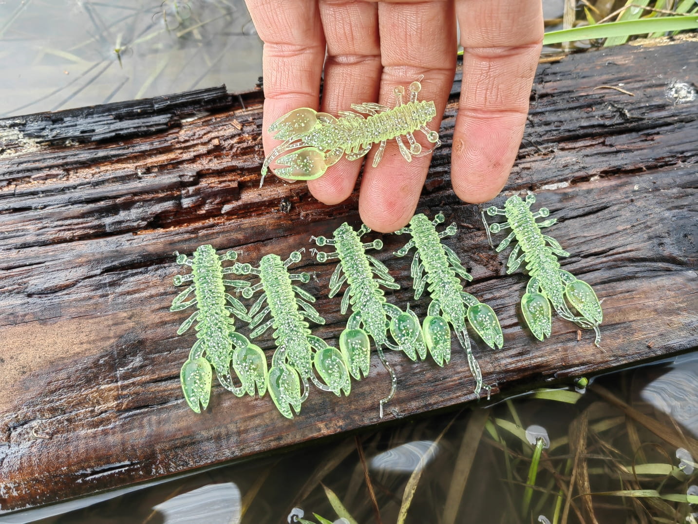Rak/Crawler 45 mm Boroda Baits - jak zbroić i prowadzić małego raka — kolor Rak Crawler 45 mm – jasnozielony z brokatem / zapach ryba
