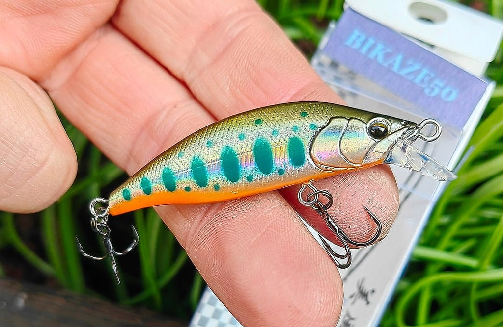 Japoński wobler Mukai Bikaze 50S Yamame Orange Berry #BK04 - zdjęcie główne - Rybomania.pl