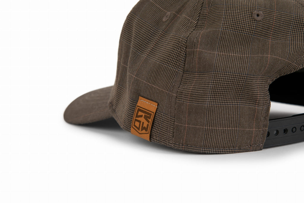 608