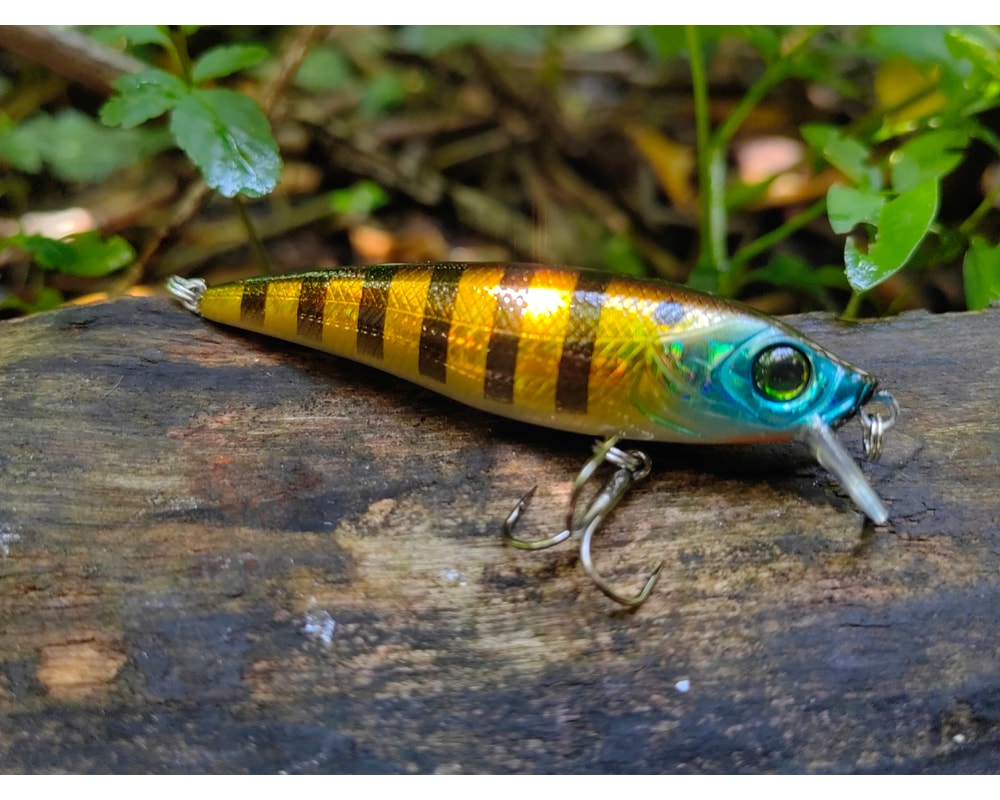 Damiki Hopi 70 SS 375H Gold Gill Holo — opakowanie, pełny kadr, Rybomania.pl