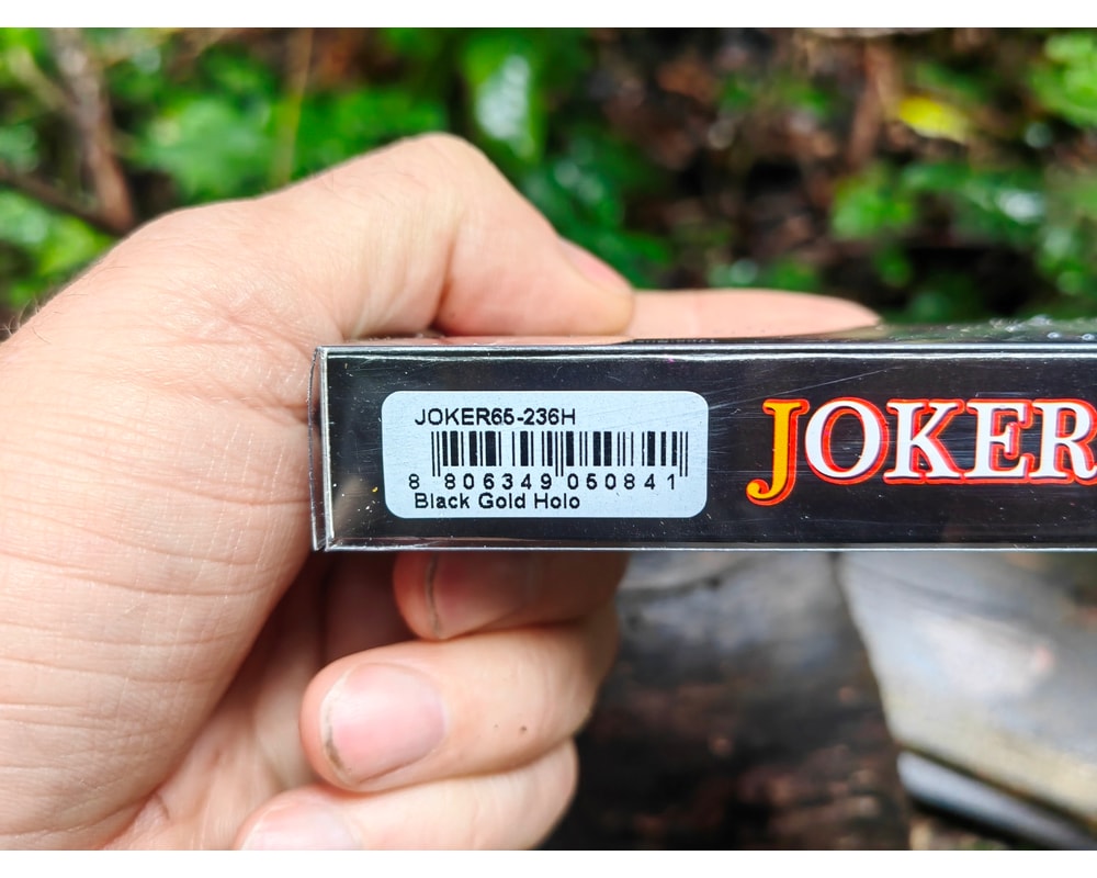 Damiki Joker 65 SP 236H Black Gold Holo — szczegóły przynęty, pełny kadr, Rybomania.pl