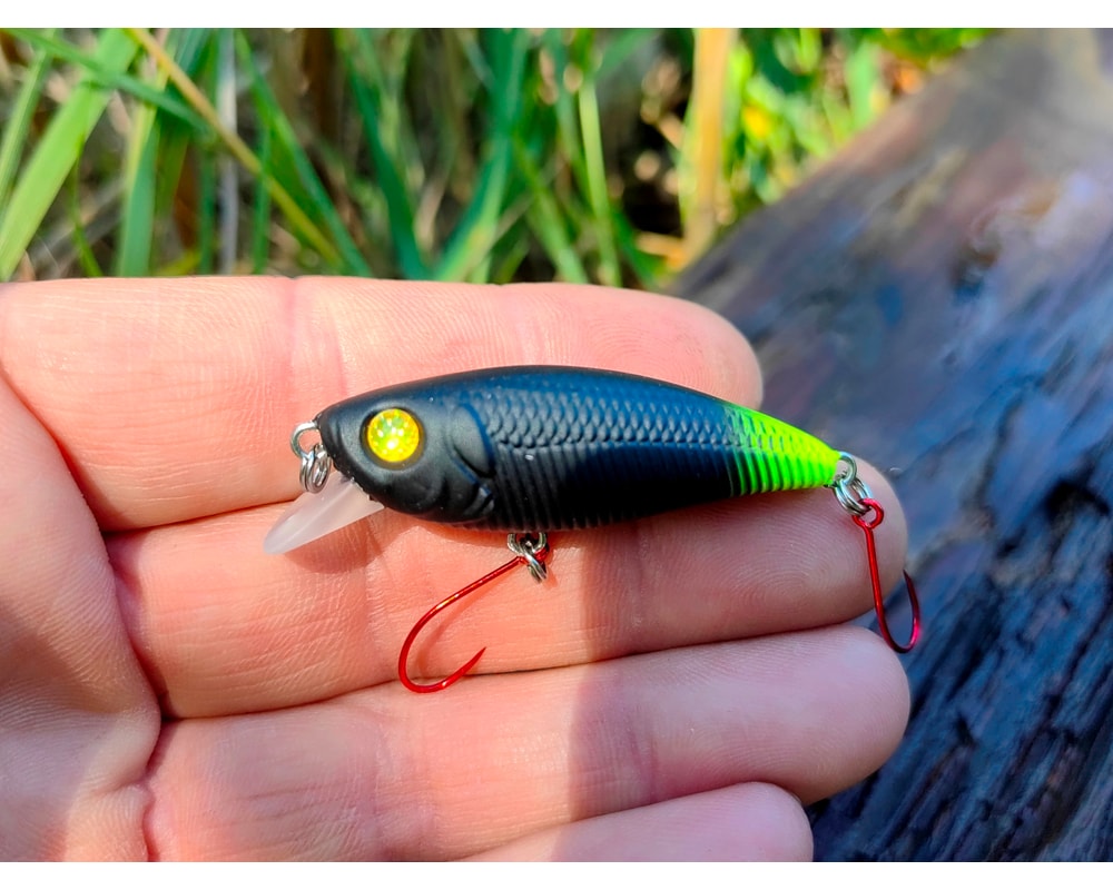 Damiki Mu 45 SS 009-1 Green Tail Black — szczegóły przynęty, pełny kadr, Rybomania.pl