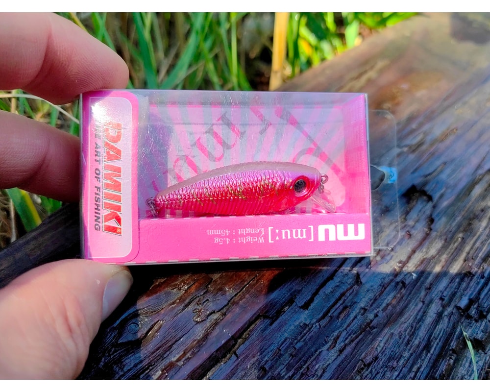Damiki Mu 45 SS 228H Spine illusion — opakowanie, pełny kadr, Rybomania.pl