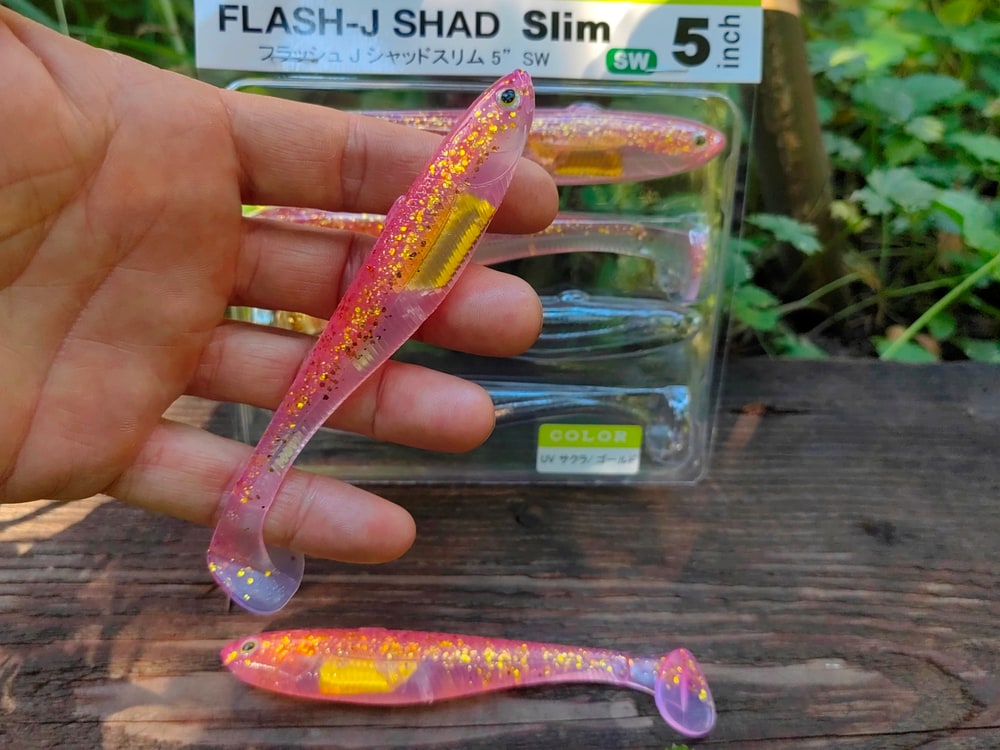 Fish Arrow Flash-J Shad Slim 5" SW #155 UV Sakura / Gold — zdjęcie 3