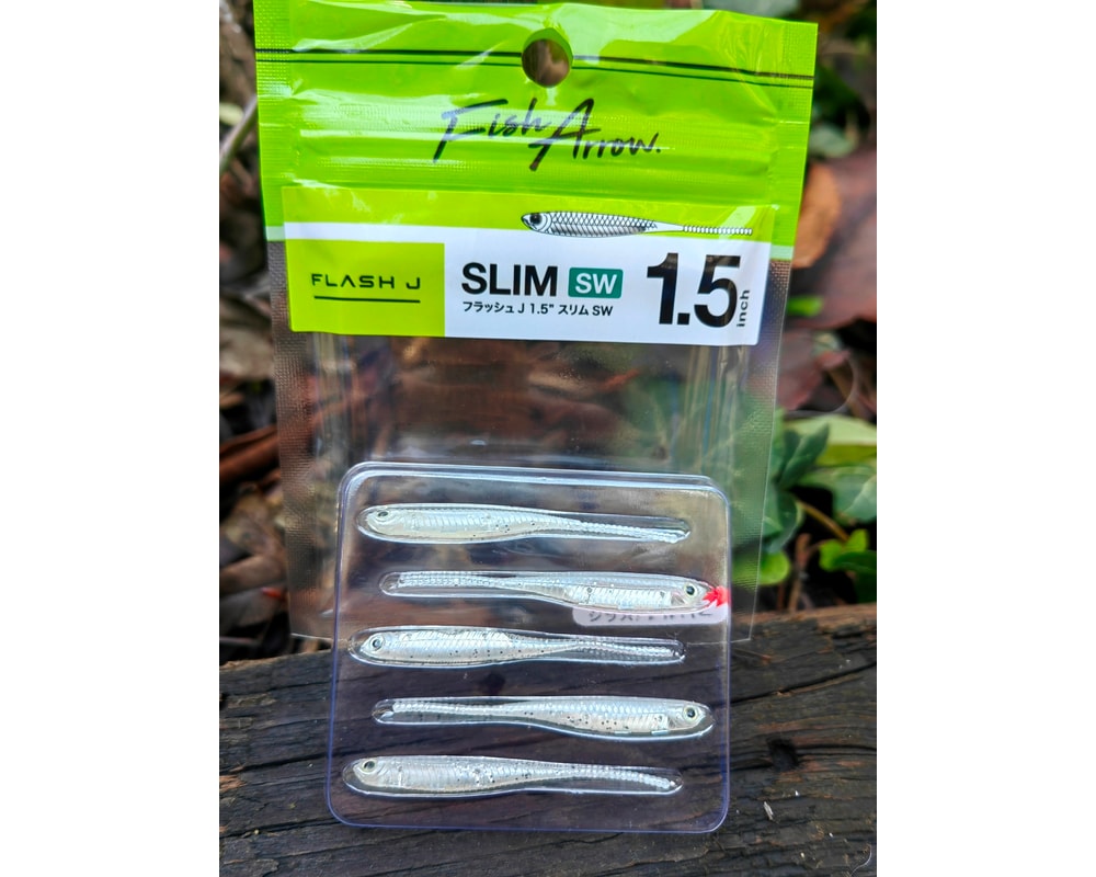 Fish Arrow Flash-J Slim 1.5″ SW #100 SHIRASU/SILVER — opakowanie i oznaczenie koloru, zdjęcie Rybomania.pl
