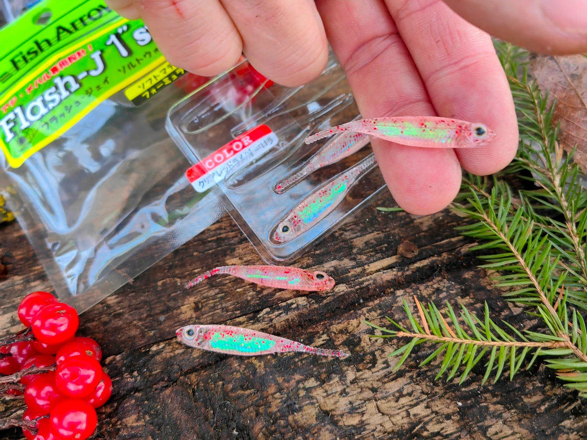 Fish Arrow Flash-J Pintail1″ SW — 126 Clear Red Lame/Aurora, własne zdjęcie Rybomania, ujęcie 2