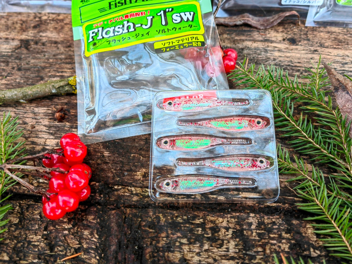 Fish Arrow Flash-J Pintail1″ SW — 126 Clear Red Lame/Aurora, własne zdjęcie Rybomania, ujęcie 3