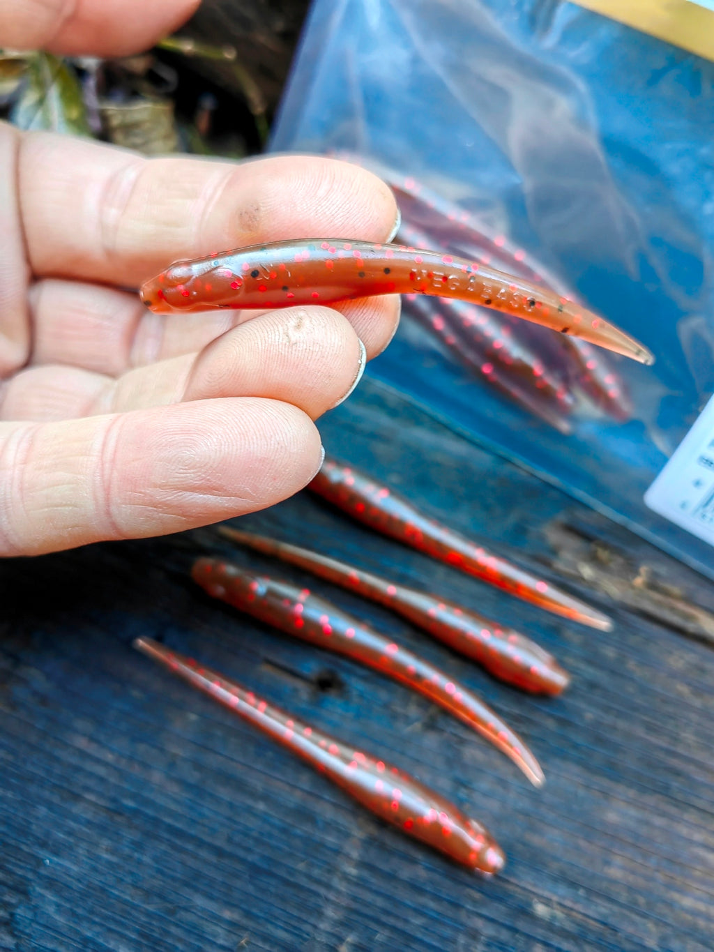 Megabass HAZEDONG 3″ #04 Ebimiso Red Flake — 10 szt. — zdjęcie produktu 3