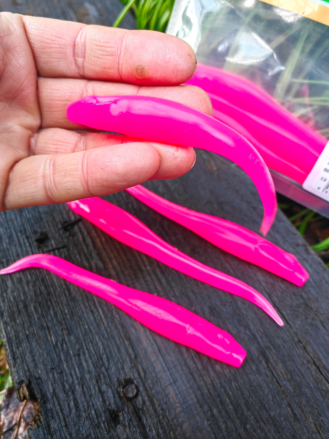 Megabass HAZEDONG 4″ #13 Bed in Pink — 7 szt. — poglądowy kolor na HAZEDONG 5 cali, oferta 4 cale — zdjęcie 4