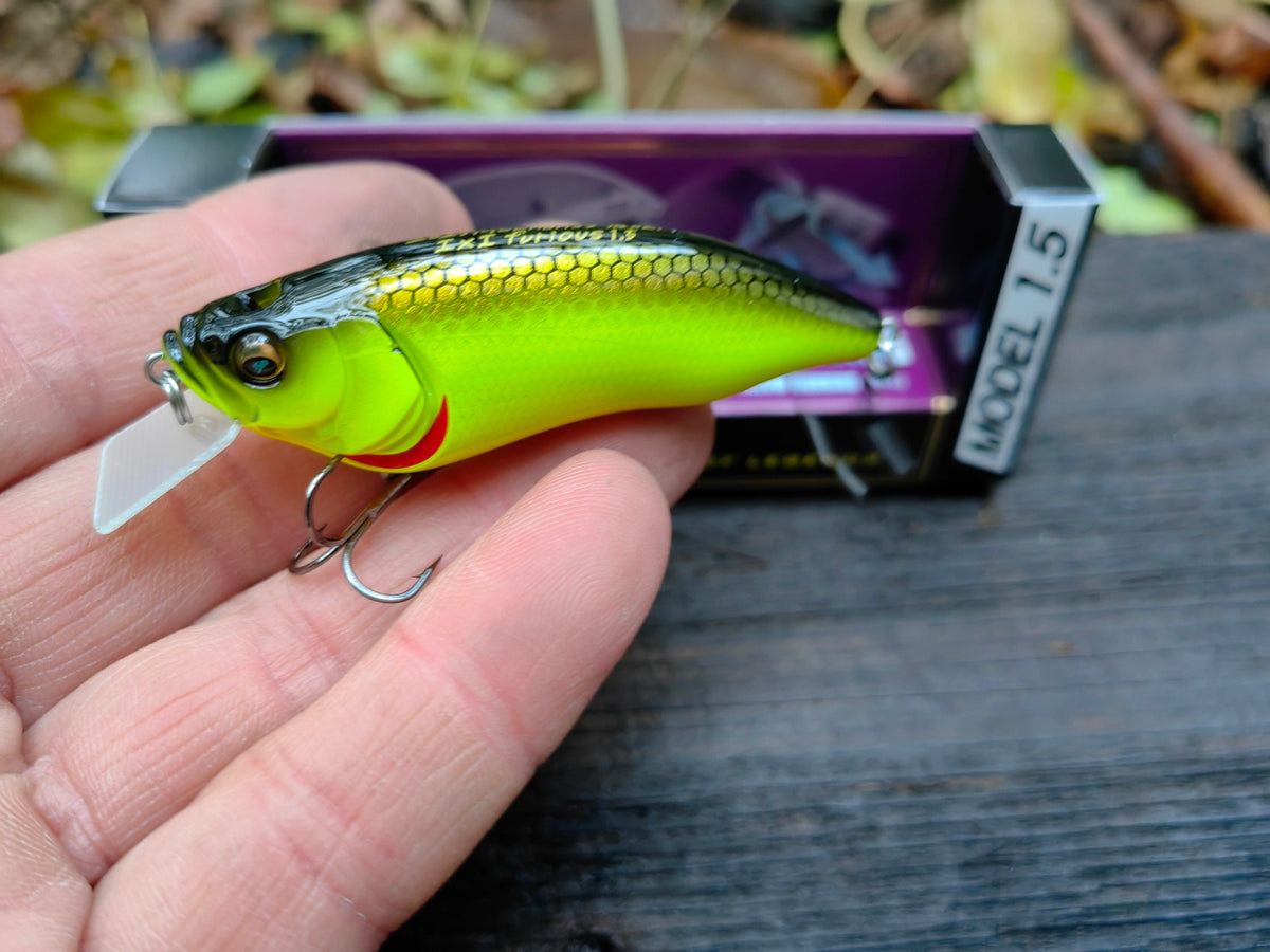 Megabass I×I FURIOUS 1.5 64 mm — #011 B.B.C. (BLACK BACK CHART) — zdjęcie główne