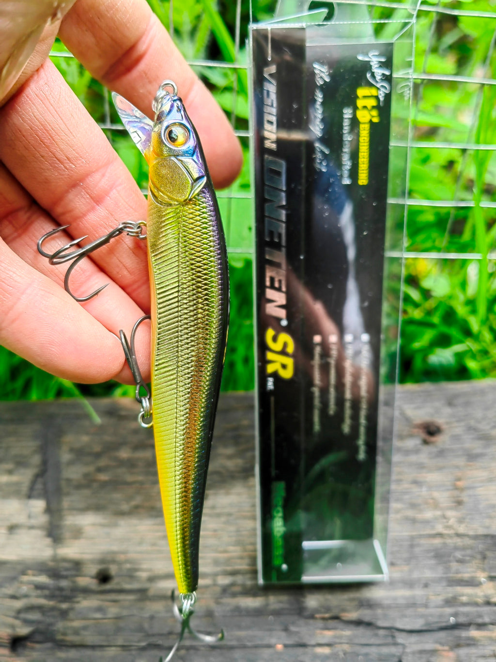 Megabass VISION ONETEN SR 110,5 mm — #09 M CHAMPAGNE KINKURO — zdjęcie 2