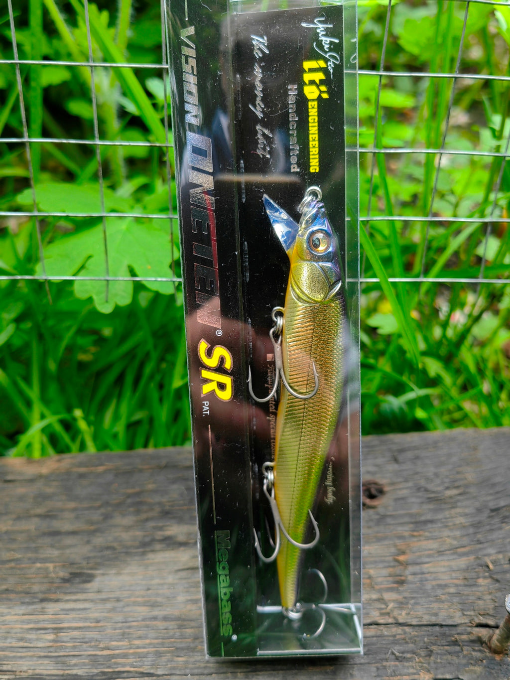 Megabass VISION ONETEN SR 110,5 mm — #09 M CHAMPAGNE KINKURO — zdjęcie 3