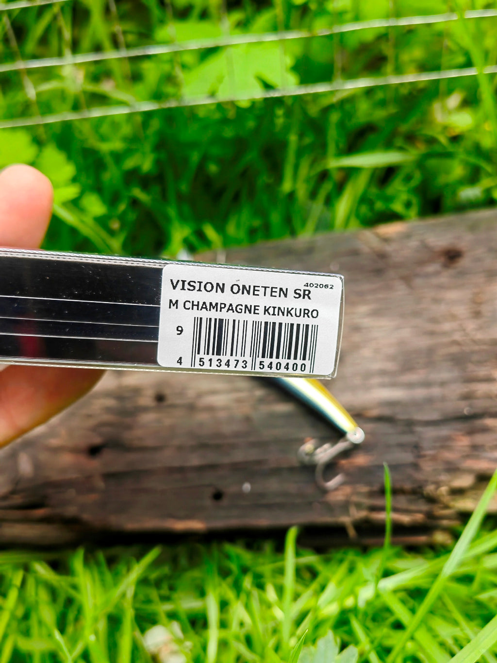 Megabass VISION ONETEN SR 110,5 mm — #09 M CHAMPAGNE KINKURO — zdjęcie 4