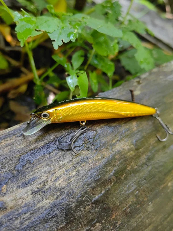 Jackall Lill Bill Wild 75F — BGMG Meimetsu Gold & Black Magic — zdjęcie Rybomania