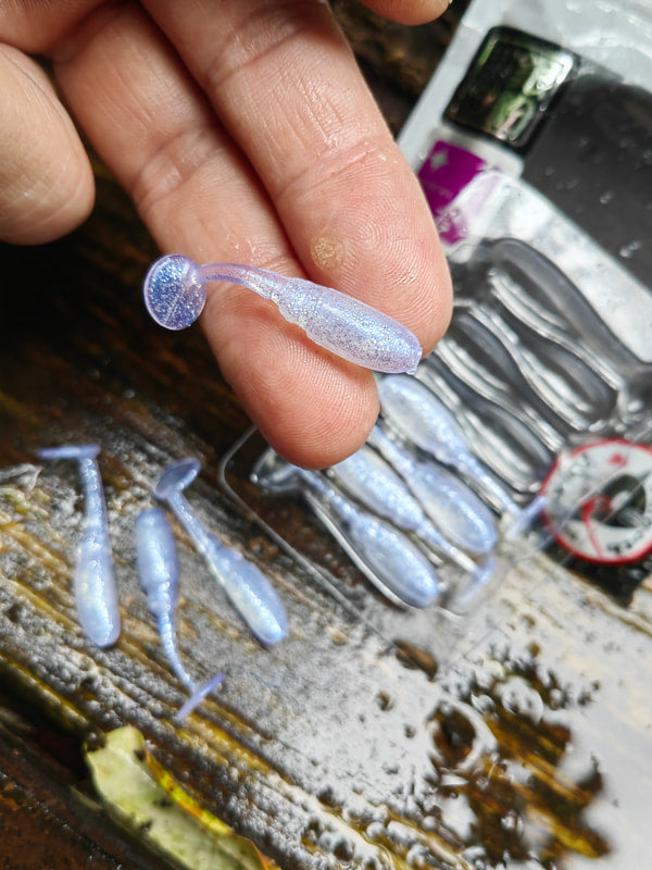TICT Bomb Shad 1,5″ — 23 Silver Powder Shirasu UV — zdjęcie Rybomania