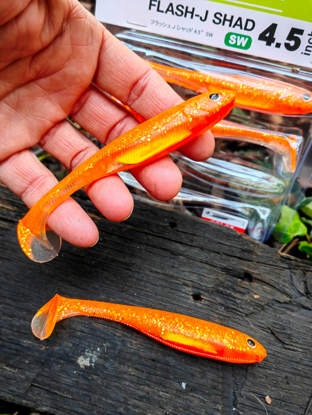 Flash-J Shad 4.5"  GLOW ORANGE/GOLD #119 — zdjęcie Rybomania