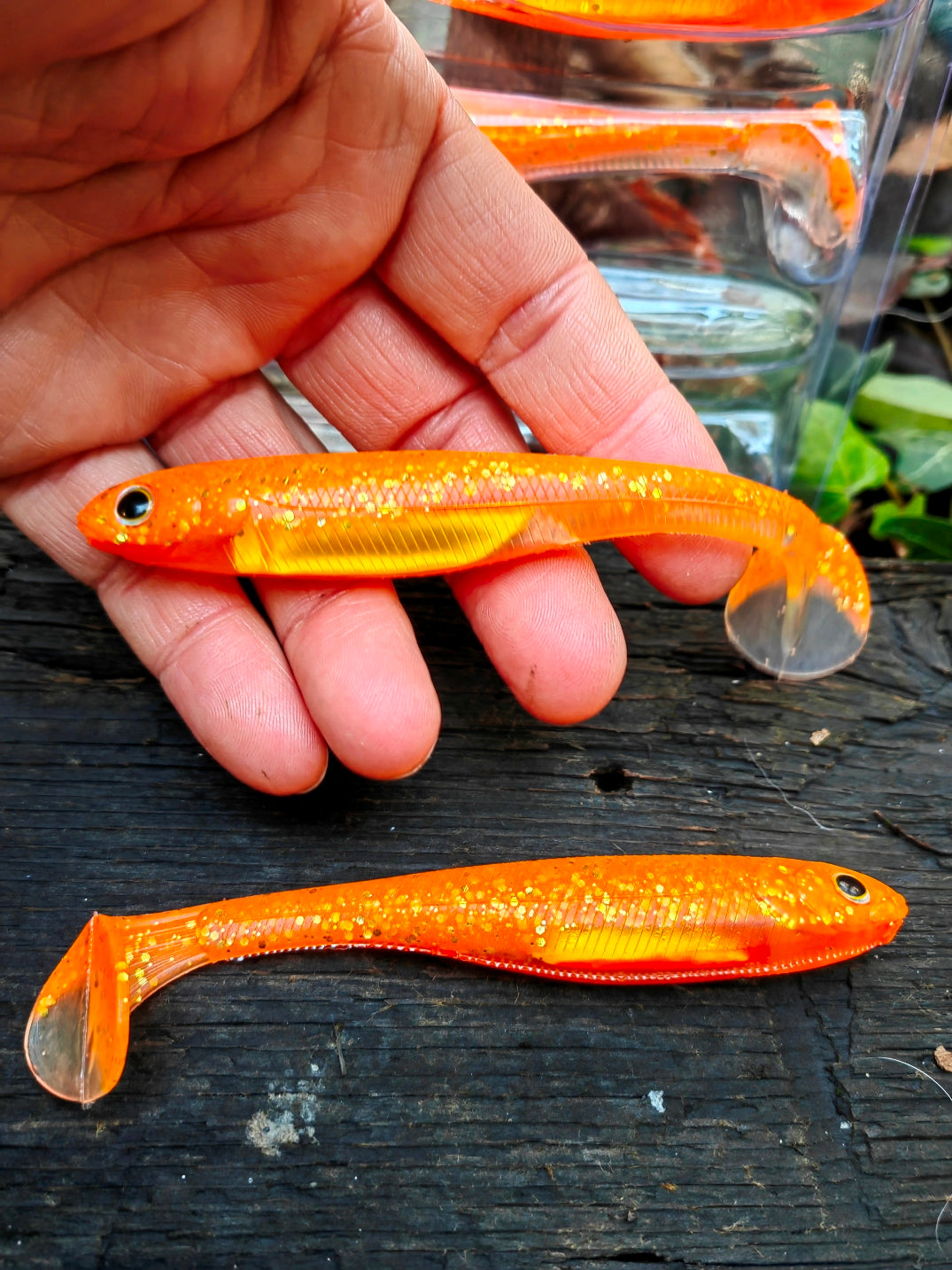 Flash-J Shad 4.5"  GLOW ORANGE/GOLD #119 — zdjęcie Rybomania