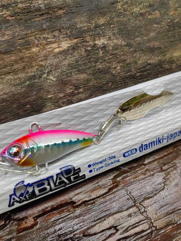 Damiki AxeBlade 30 g — Różowy grzbiet, niebieski bok — zdjęcie Rybomania