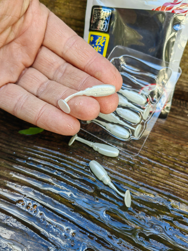 TICT Bomb Shad 1,5″ — 27 Silver Powder Pearl White Glow — zdjęcie Rybomania