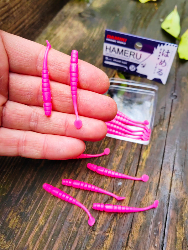Damiki Hameru Worm A (ST) 2″ — 438 Hot Pink · 12 szt. — zdjęcie Rybomania