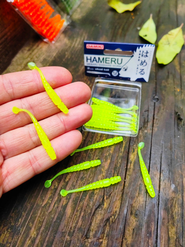 Damiki Hameru Worm A (ST) 2″ — 216 Glow · 12 szt. — zdjęcie Rybomania