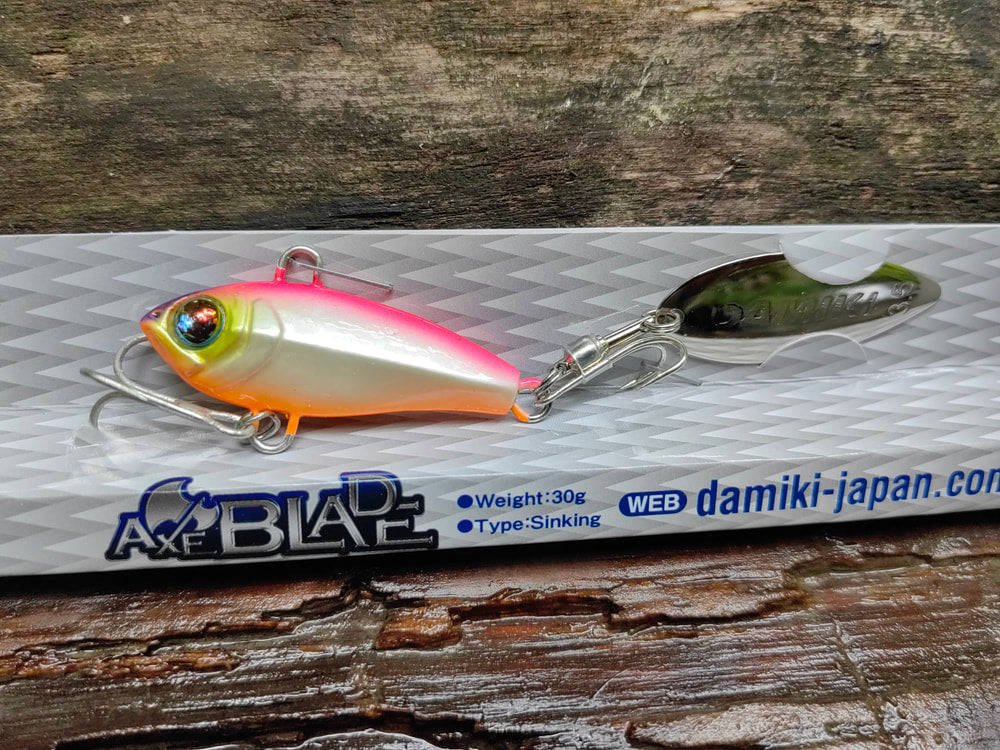 Damiki AxeBlade 30 g — Jasny bok, pomarańczowy brzuch — zdjęcie Rybomania
