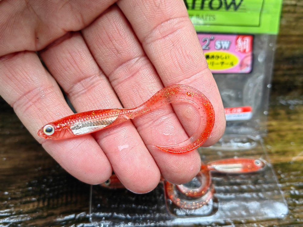 Fish Arrow Flash-J Curly 2″ SW — 138 #138 KAKI ORANGE/SILVER — zdjęcie Rybomania