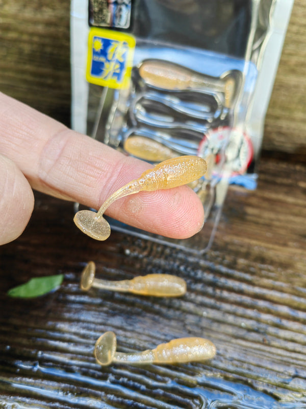 TICT Bomb Shad 1,5″ — 24 Silver Powder Krill Glow — zdjęcie Rybomania