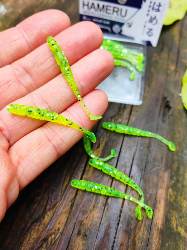 Damiki Hameru Worm A (ST) 2″ — 012 Chartreuse/Silver · 12 szt. — zdjęcie Rybomania