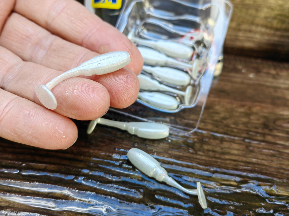 TICT Bomb Shad 1,5″ — 27 Silver Powder Pearl White Glow — zdjęcie Rybomania