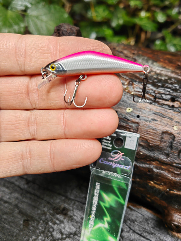 Smith D-Compact 45 mm — 12 Pink Foil, cała przynęta na dłoni