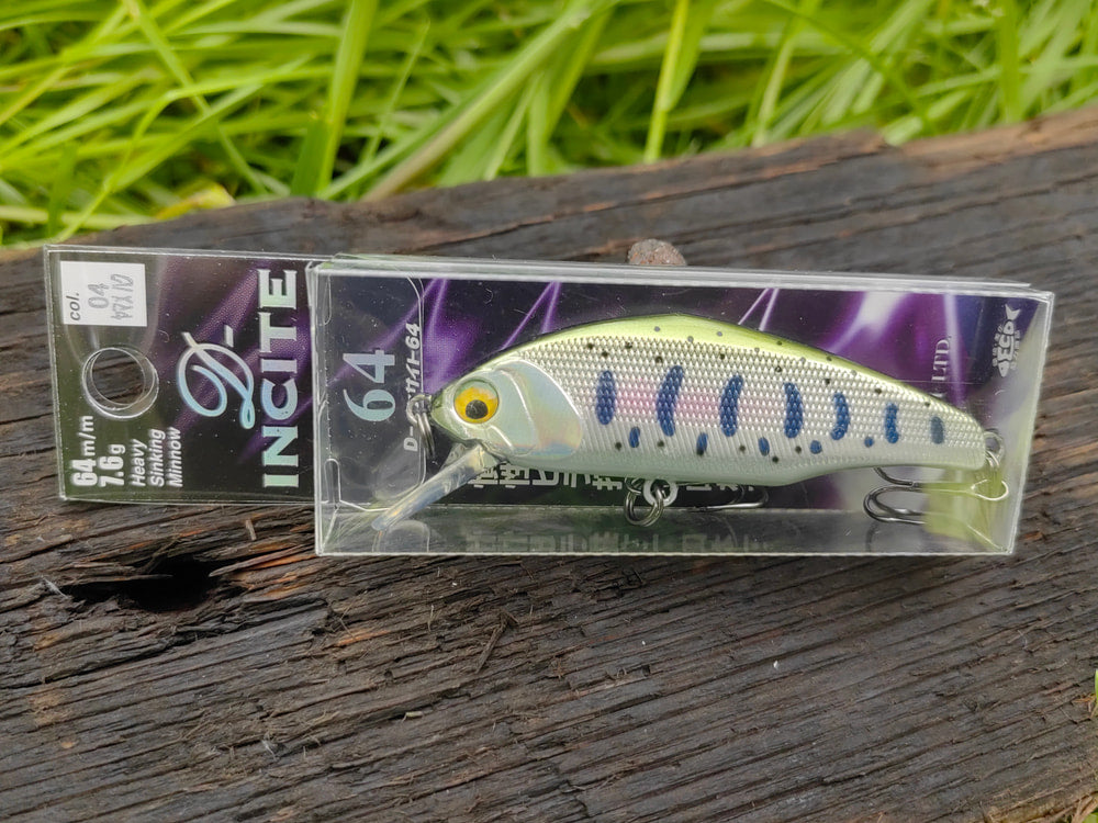 Smith D-Incite 64 — 04 Yamame Foil, etykieta modelu i koloru