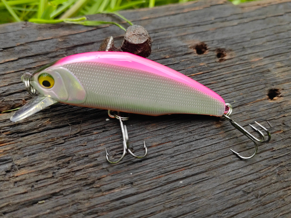 Smith D-Incite 64 — 09 Pink Foil, cała przynęta ze sterem i kotwiczkami