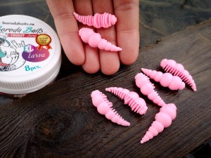 Larwa XL  #109 /8 szt /40 mm -1,8 gr./ zapach ser/