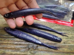Anchovy Shad SPLIT 5" 418 BLACK RED FLAKE