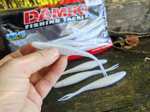 ARMOR SHAD SPLIT 5" 031 WHITE SILVER FLK