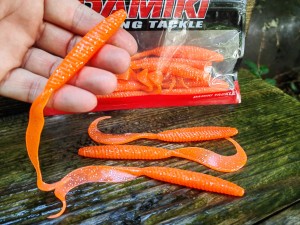 LEECHES TAIL 5"  212 ORANGE SILVER