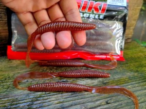 LEECHES TAIL 5" 414 PUMPKIN SEED