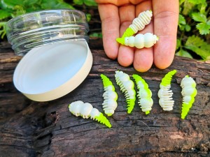 Larwa XL  #203i /8 szt /40 mm -1,8 gr./ zapach ser/