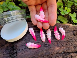 Larwa XL  #210/ 8 szt. / 40 мм, - 1,8 gr. / zapach ser /