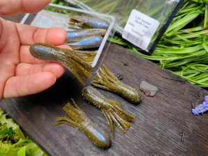 8 szt. Robak Tuba SCENTED STEALTH - 6 cm  #Touchdown